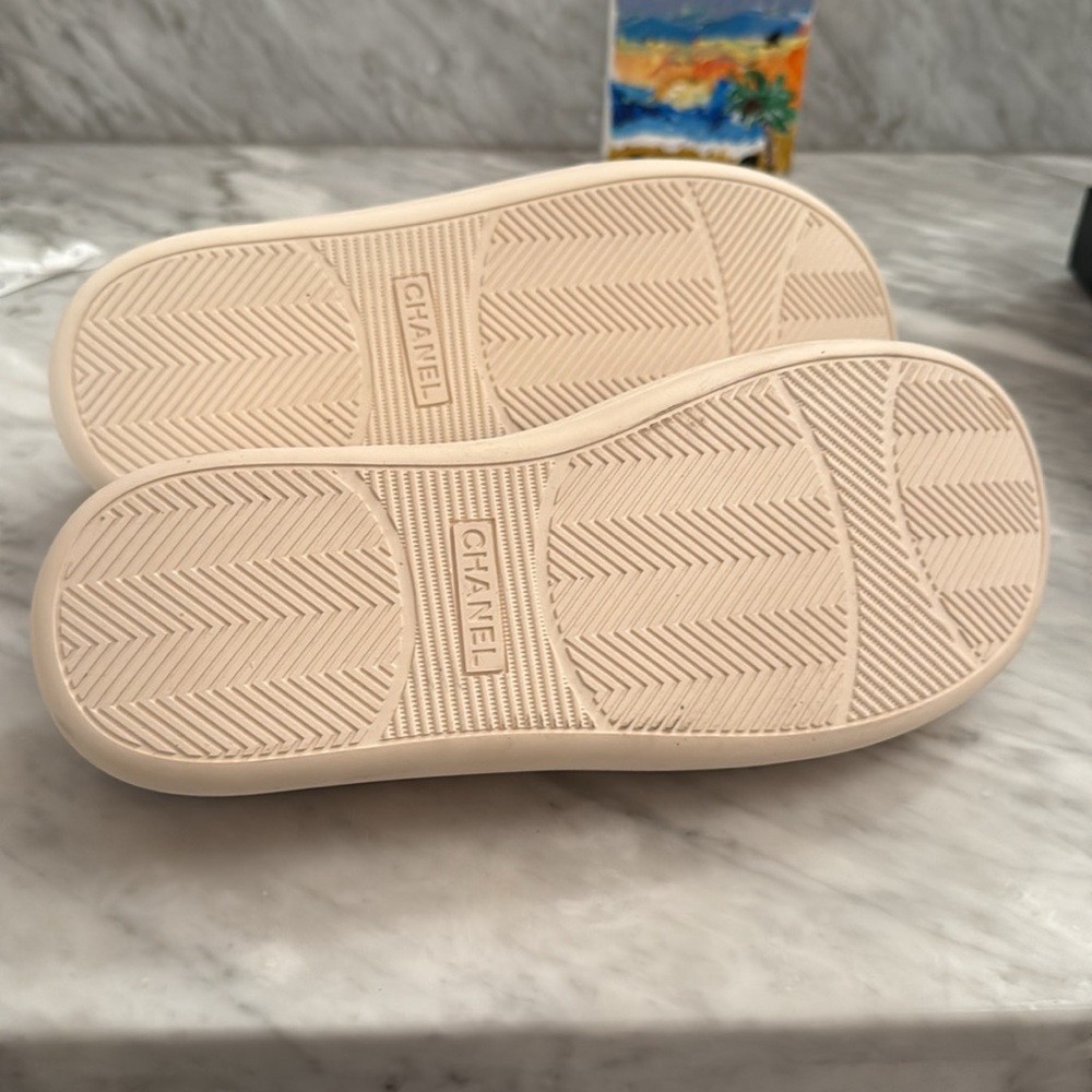 Chanel Black and White Women's Sneakers - Picture 9 of 11